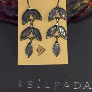 W2175 Silpada sterling silver leaf earrings.